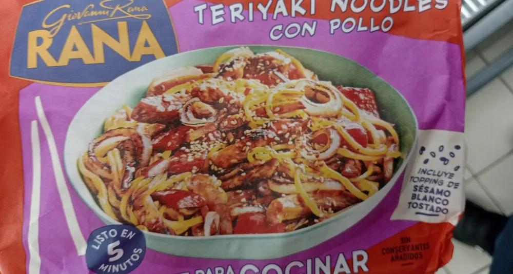 Teriyaki noodles con pollo