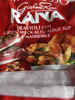 Ravioli con zucca, speck e mandorle