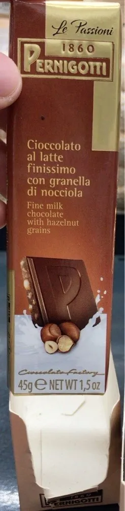 Cioccolato al latte finissimo con granella di nocciola