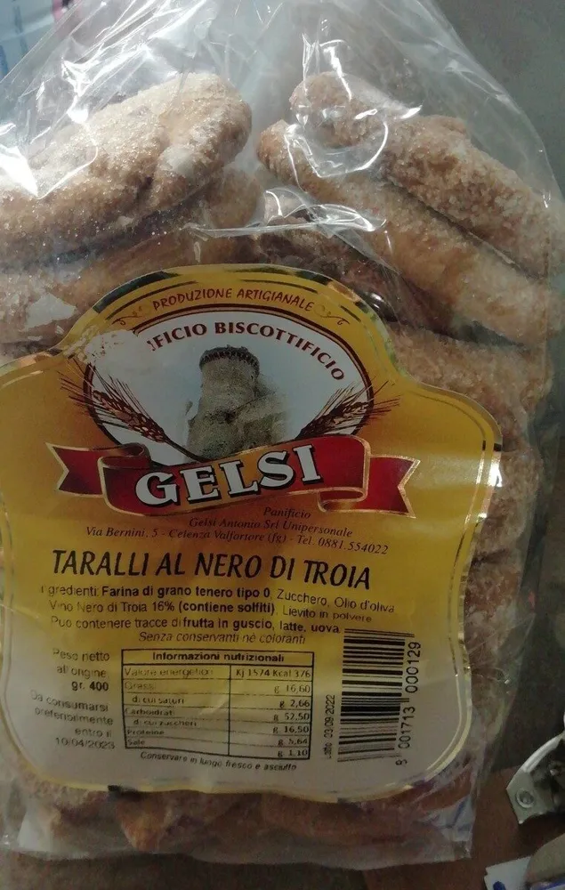 Taralli al nero di Troia
