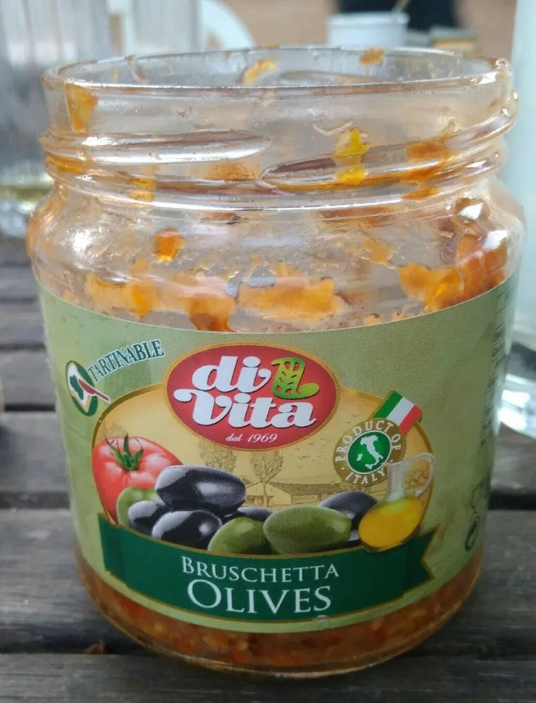 Bruschetta olives
