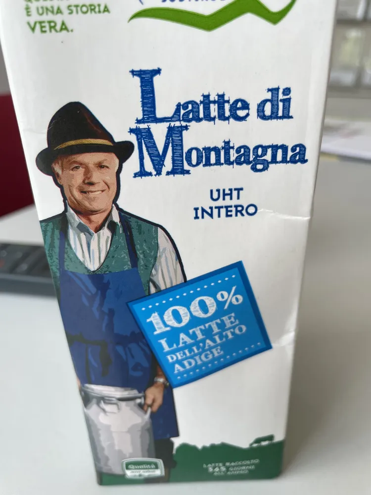 Latte di montagna uht intero
