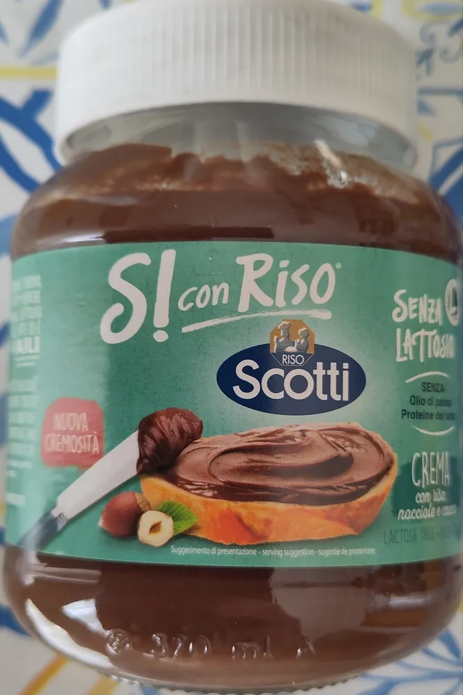 Crema spalmabile alle nocciole e cacao con riso