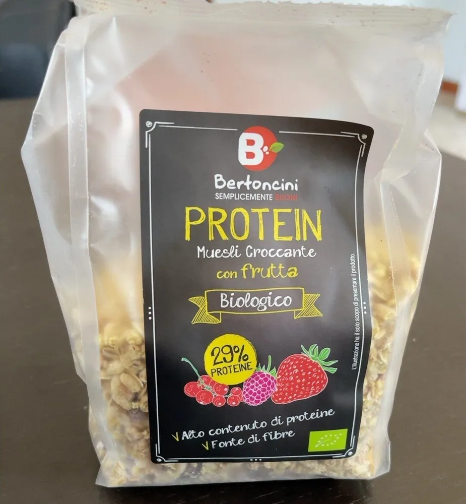 Protein muesli croccante con frutta biologico