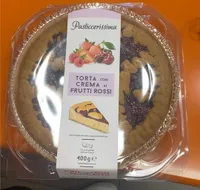 Torta con crema ai frutti rossi