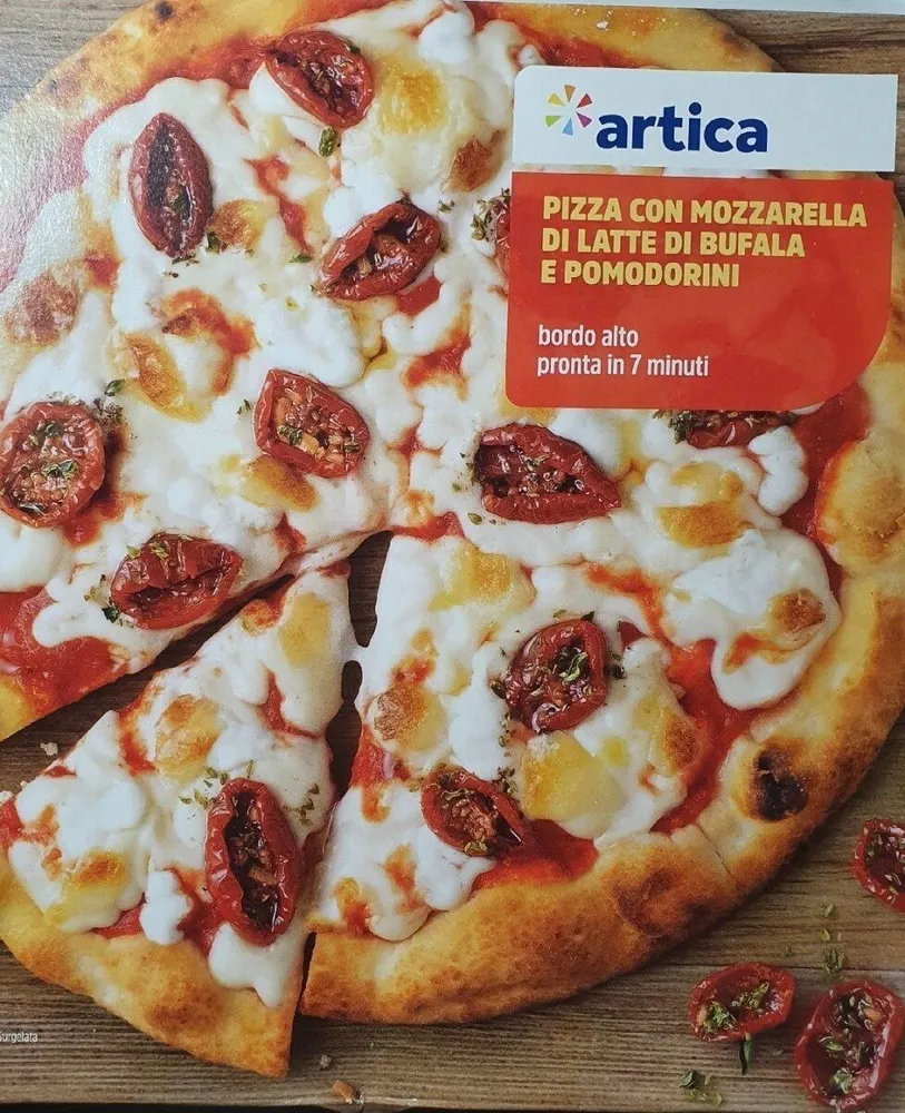 Pizza Mozzarella di latte di bufala e Pomodorini
