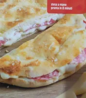 Focaccia salame e provola