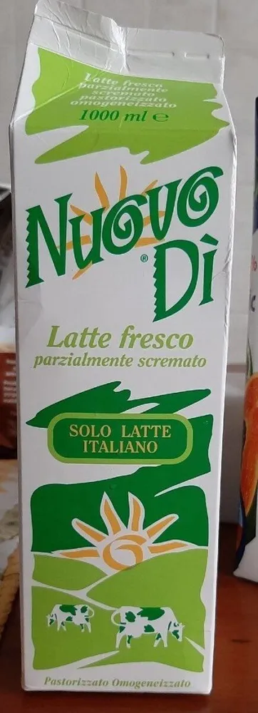 Latte fresco parzialmente scremato