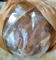 Dolce di Natale vegano con gocce di cioccolato