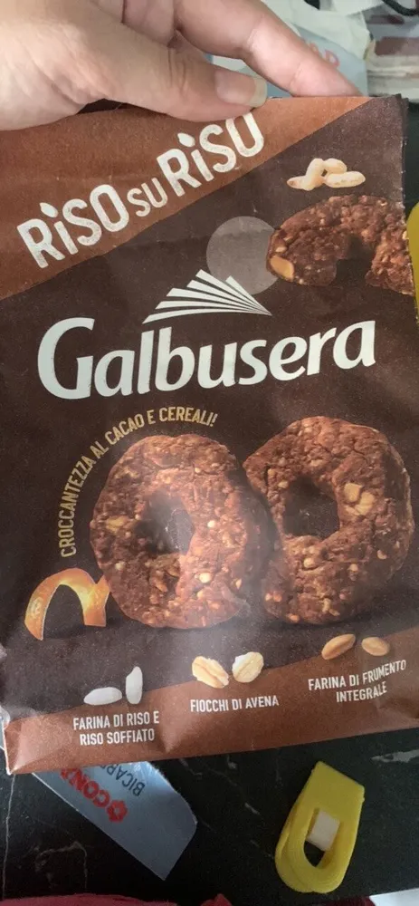 Biscotto con riso, cioccolato e cacao
