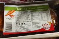Tortine con carote e mandorle