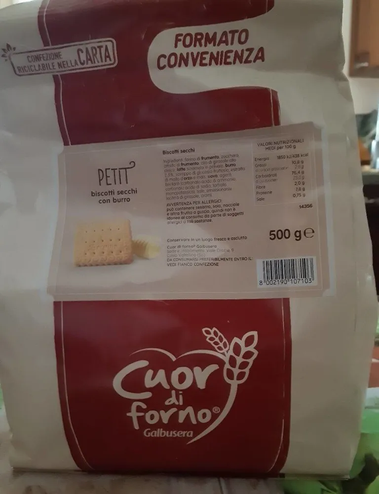 Petit, biscotti secchi con burro