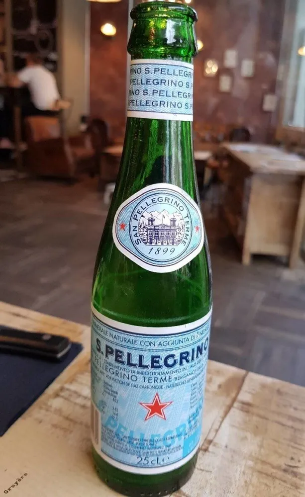 Eau minérale gazeuse