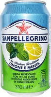 Bebida refrescante de limón y menta con de zumo