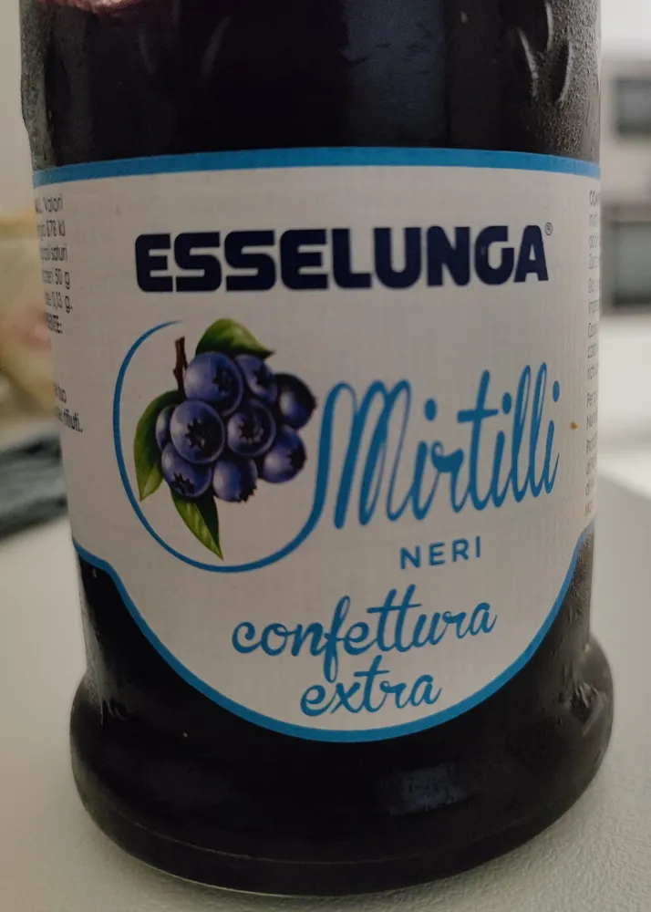 Confettura extra di mirtilli neri