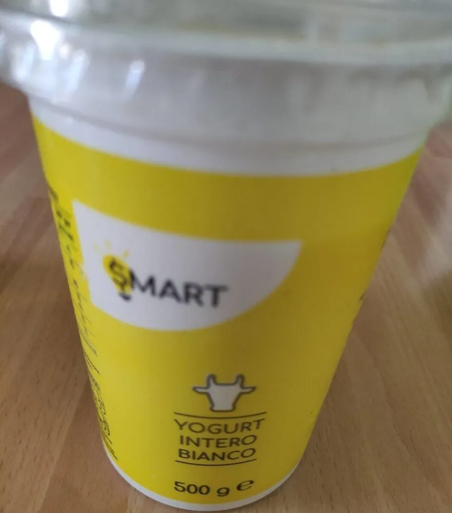 Yougurt intero bianco