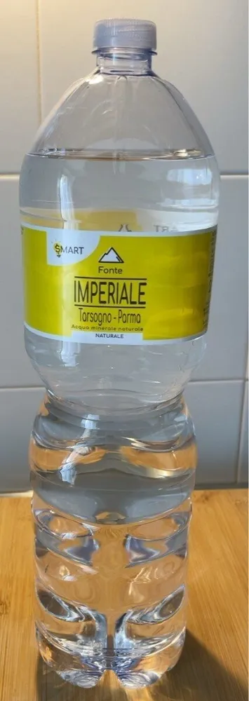 Acqua minerale naturale imperiale