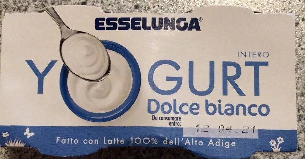Yogurt intero bianco dolce