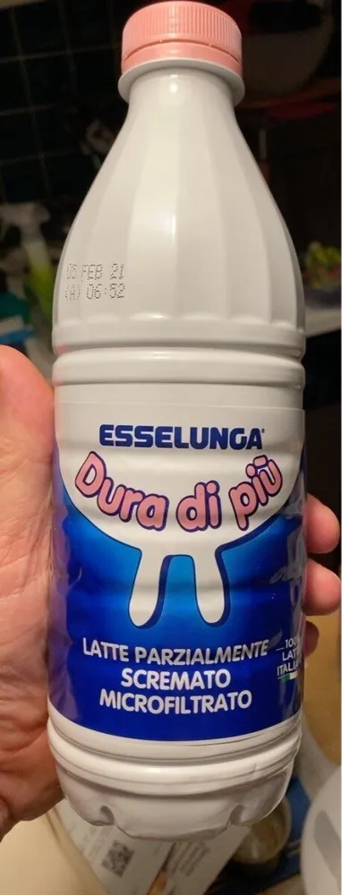 Dura di più latte parzialmente scremato microfiltrato
