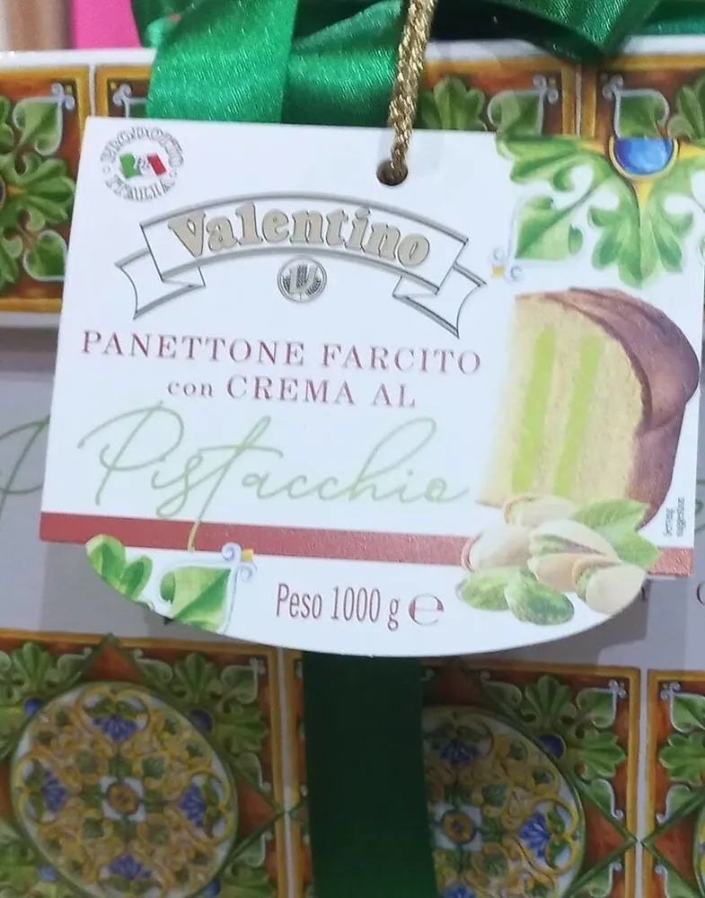 panettone farcito con crema al pistacchio