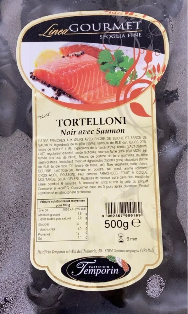 Tortelloni noir avec saumon