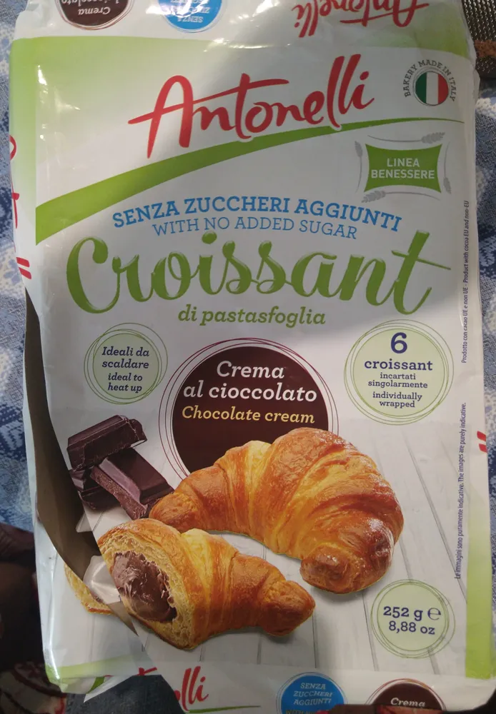 Croissant farcito con crema al cacao senza zucchero