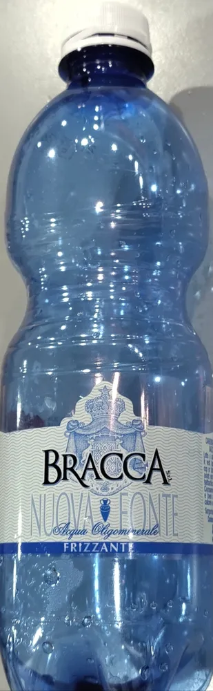 Acqua minerale naturale frizzante