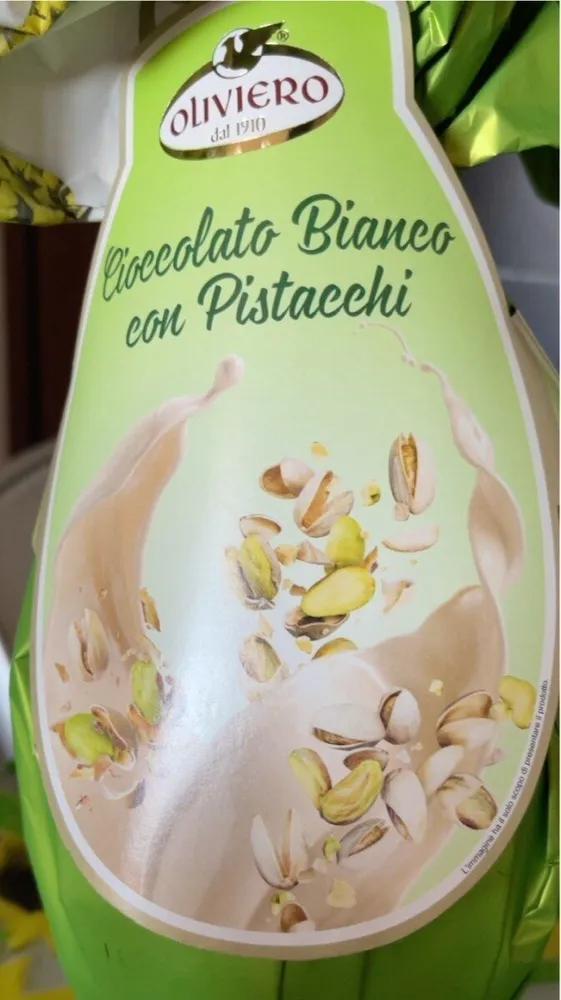 Uovo cioccolato bianco e piatacchio