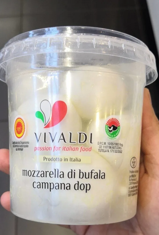 Mozzarella di bufala campana dop
