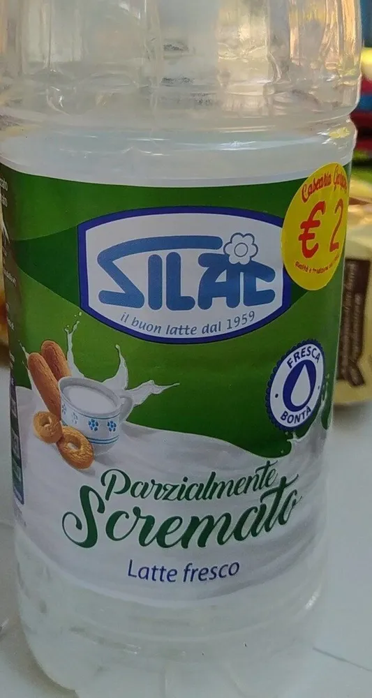 Latte parzialmente scremato