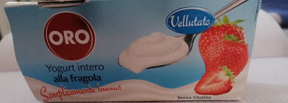 Yogurt intero alla fragola