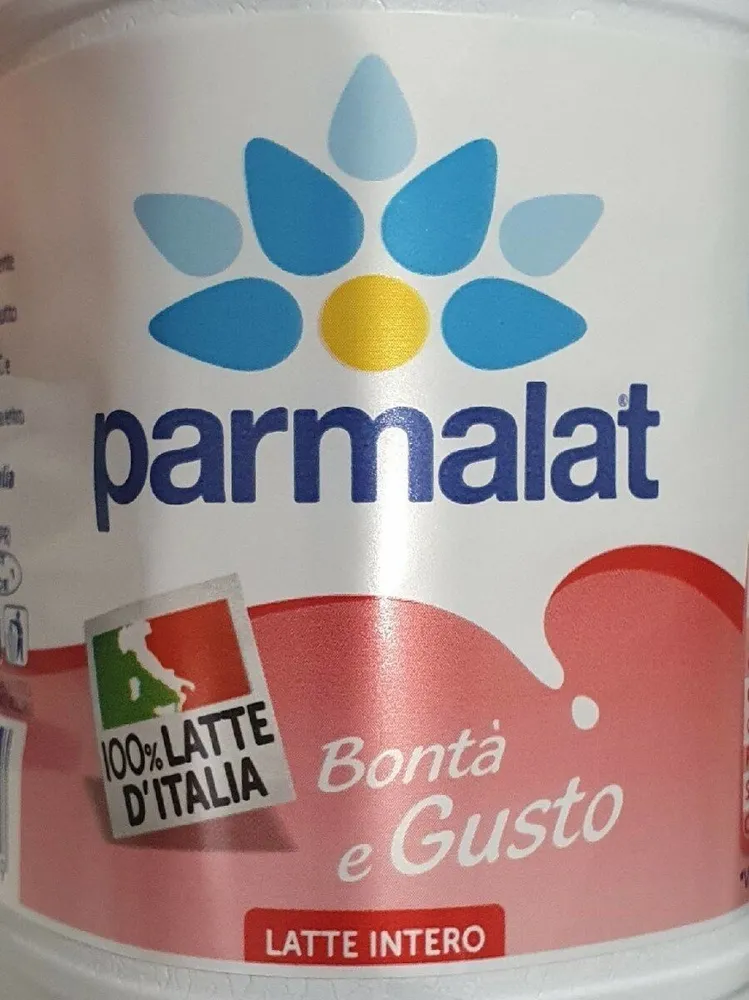 Latte intero UHT a lunga conservazione