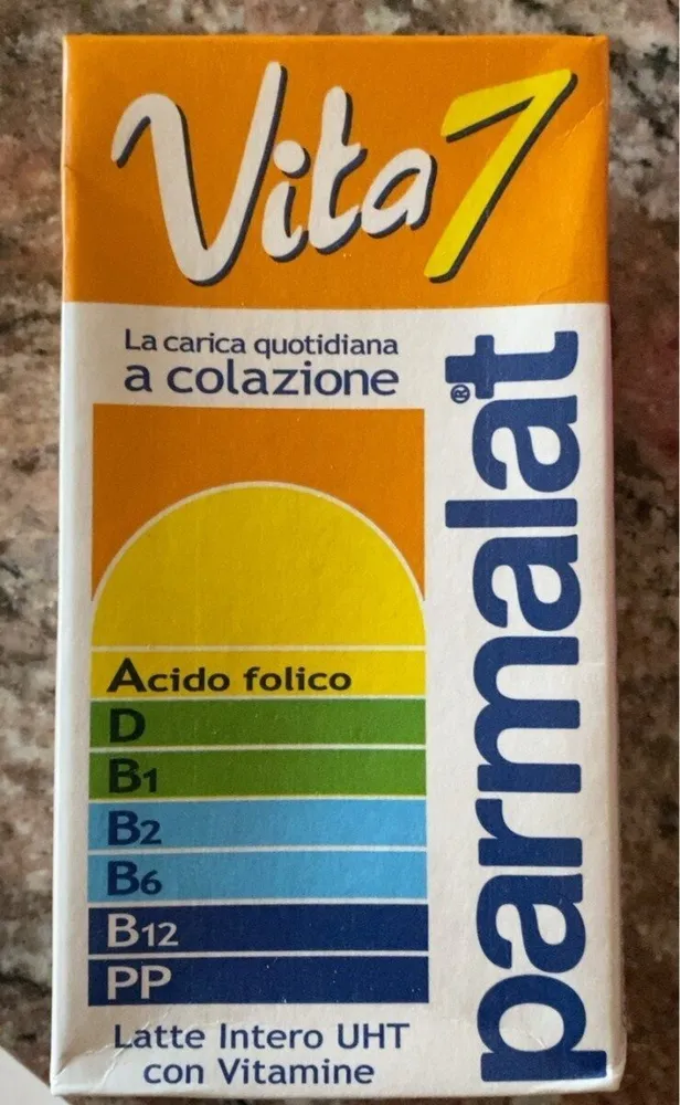 Latte intero UHT con Vitamine