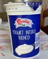 Yogurt intero bianco
