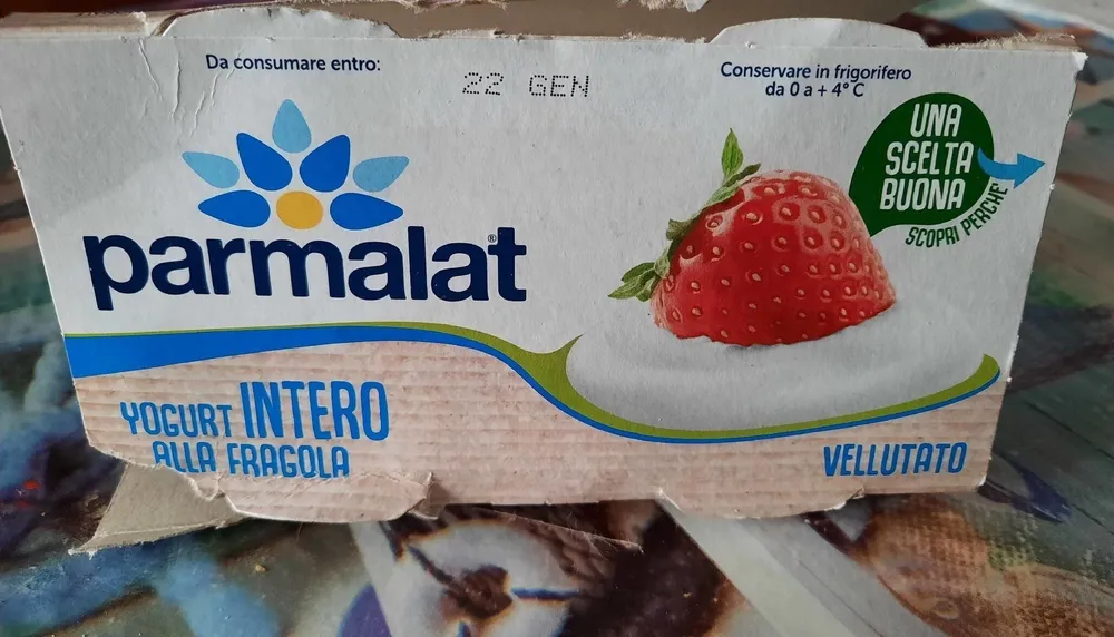 Yogurt intero alla fragola