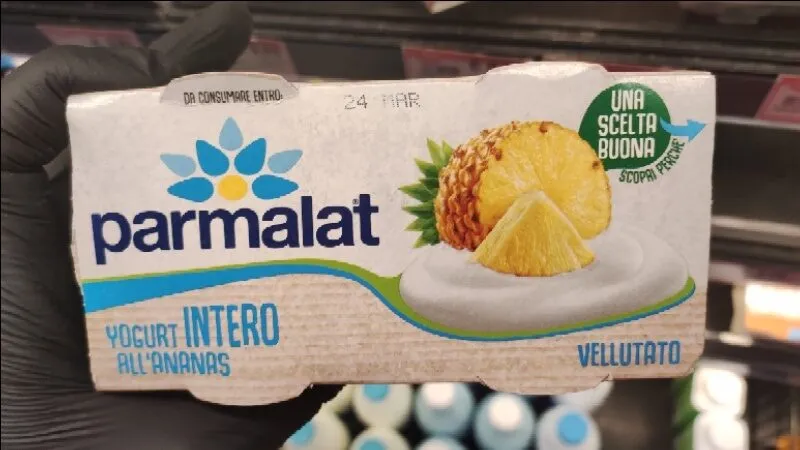 Yogurt interi all’ananas