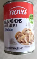 Champignons funghi affettati