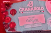 Yogurt con ciliegie in pezzi