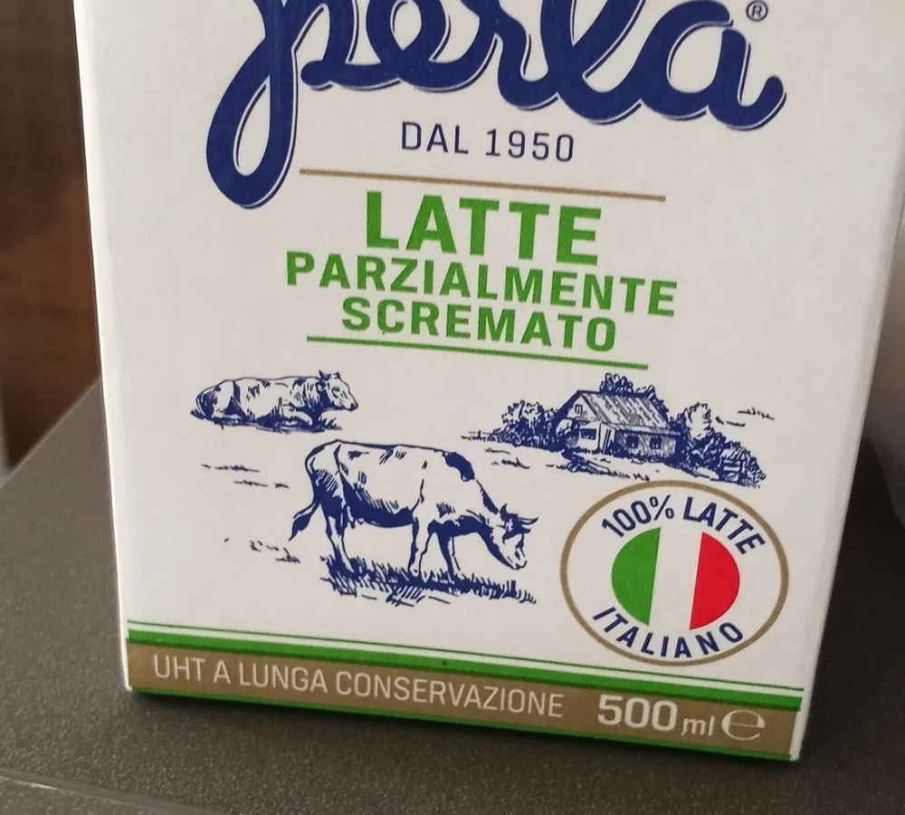 Latte parzialmente scremato