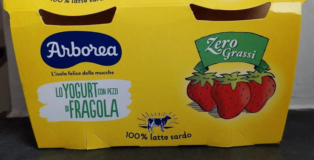 Yogurt con pezzi di fragola