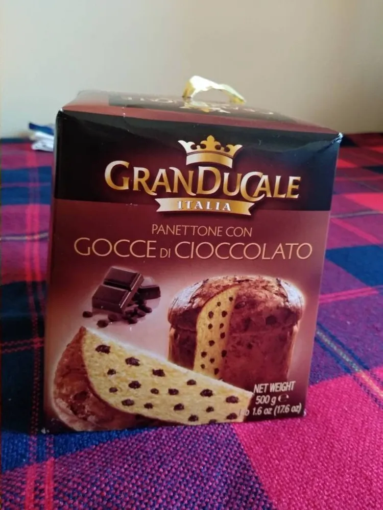 Panettone con gocce di cioccolato