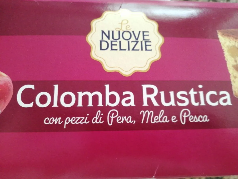 Colomba rustica con pezzi di pera, mela e pesca