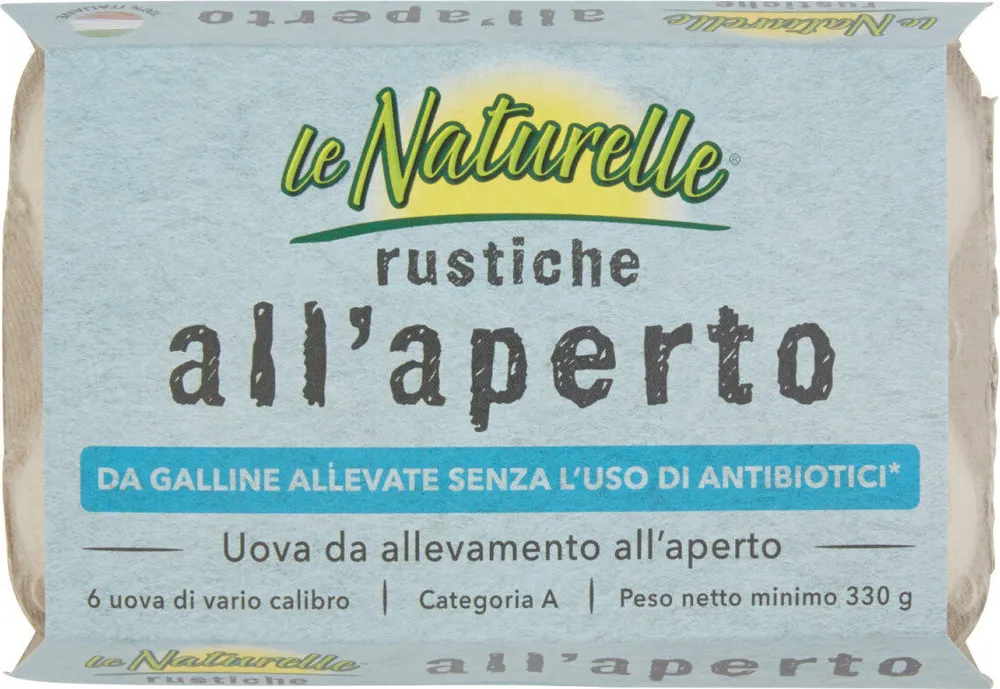Rustiche all'aperto da galline allevate senza