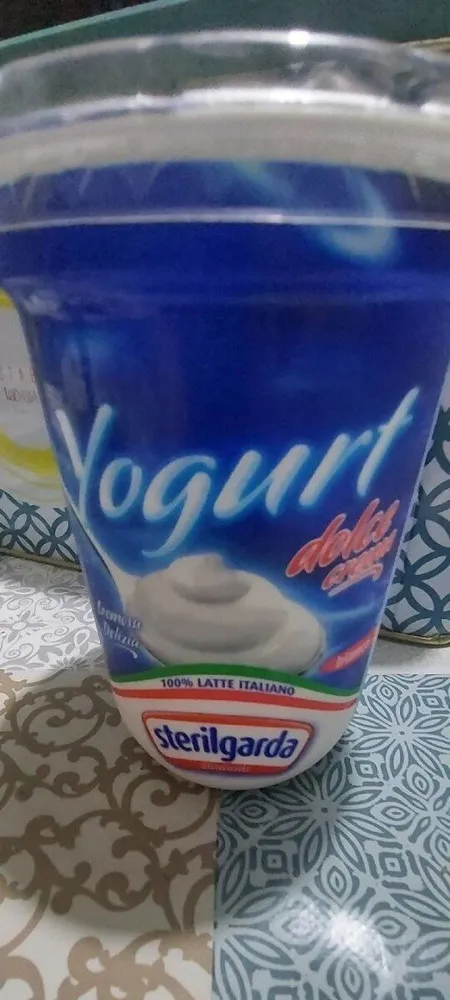 Yogurt dolce crema bianco