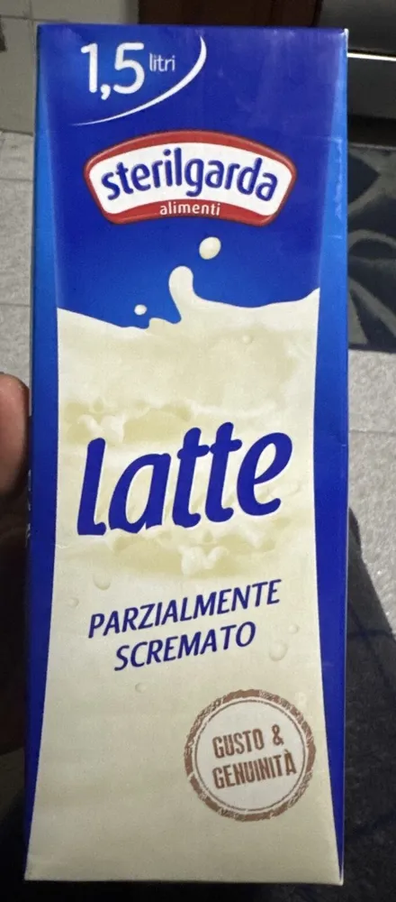 Latte parzialmente scremato