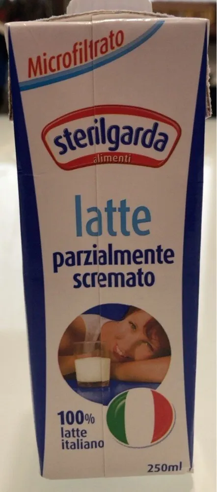 Latte parzialmente scremato