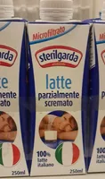 Latte parzialmente scremato microfiltrato uht