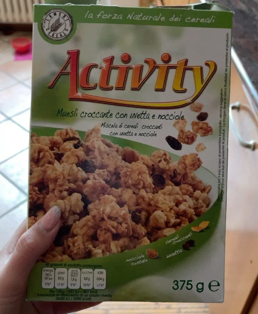 Muesli croccante con uvetta e nocciole