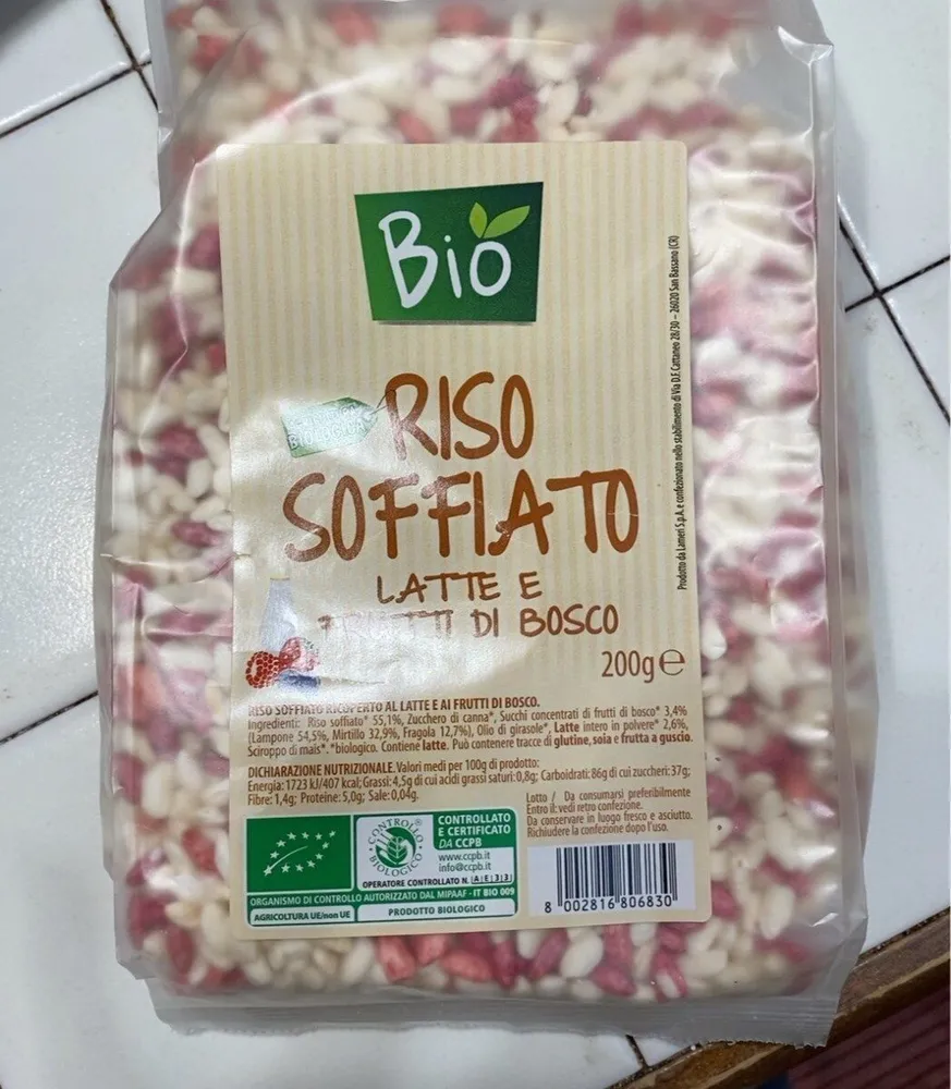riso soffiato e frutti di bosco