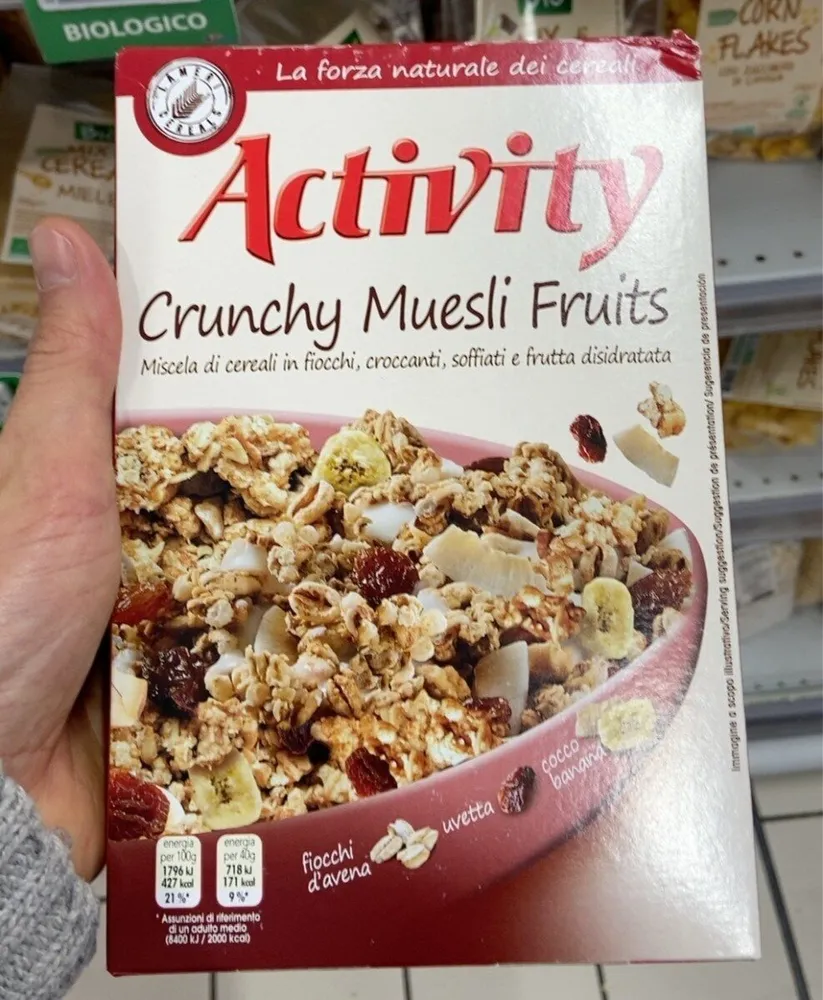 Crunchy muesli fruits